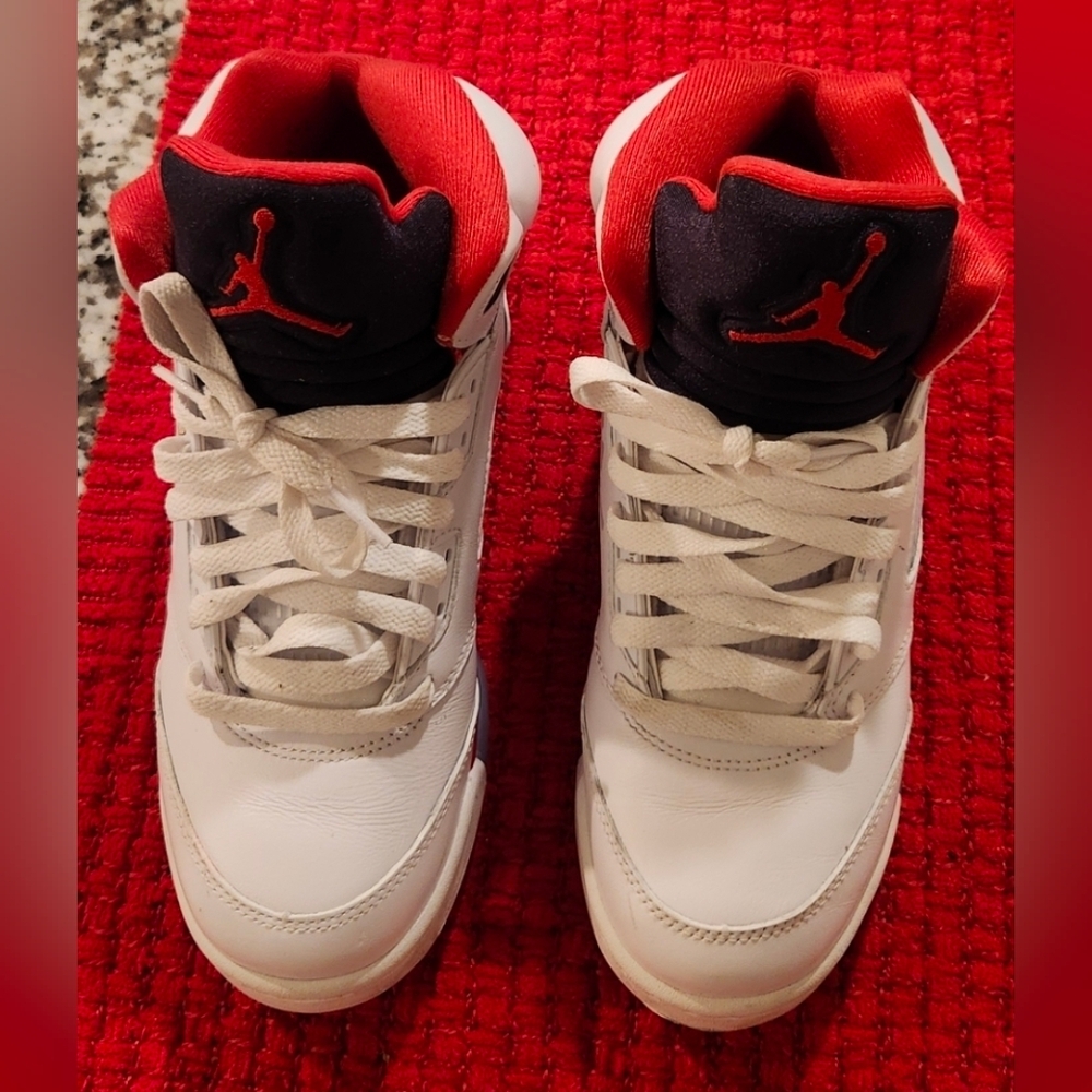 Air Jordan 5 Retro Fire Red White Black Sneakers Youth US 6.5Y - Picture 5 of 11